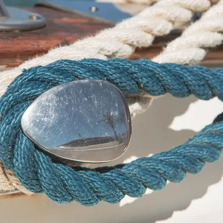 Botel 