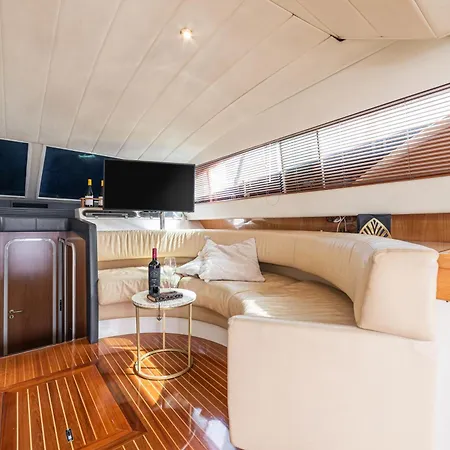 Botel 