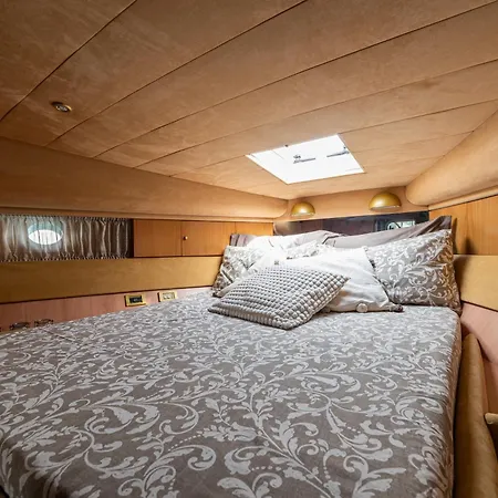 Botel 