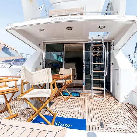 Botel 