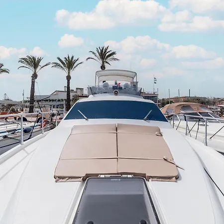 Botel 